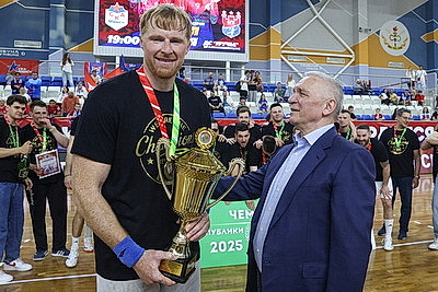 \"Мешков Брест\" обыграл гандболистов СКА и вернул себе чемпионский титул