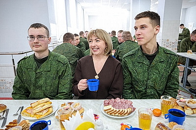 Акцию \"Мамины пироги\" провели в 60-м отдельном полку связи