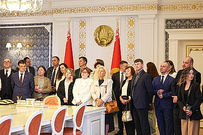 Сотрудники \"Белэнерго\" посетили с экскурсией Дворец Независимости