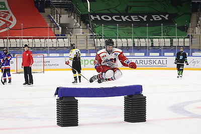 Легенды хоккея провели мастер-класс для участников турнира \"В основании будущего\"