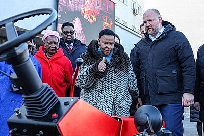 Парламентская делегация Зимбабве посетила РНПЦ \"Мать и дитя\" и МТЗ