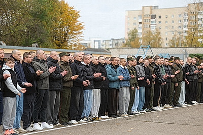 Отправка призывников на срочную военную службу началась в Беларуси