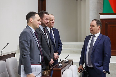 Нацбанк: банки научились гибко и эффективно реагировать на вызовы в условиях санкций