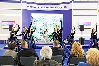 Фольклорные танцы и книги о подвигах. Презентация Армении и Молдовы прошла на Минской книжной выставке-ярмарке