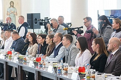 Форум \"Разговор о важном: счастливая семья - сильное государство\" проходит в Полоцке