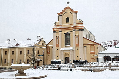 \"Рукописи и фронтовые переписки\". Что можно увидеть на выставке к 105-летию со дня рождения Ивана Мележа в Минске