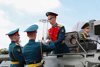 Пламя Вечного огня из Брестской крепости передадут в Центральный парк ВС России \"Патриот\"