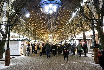 Новогодние гулянья проходят в столице и регионах