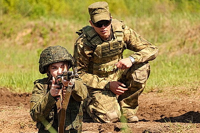 Танк над головой и первый выстрел: как проходит конкурс военно-патриотических клубов ВС