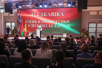 Шаг во взрослую жизнь: в Могилеве самым талантливым и творческим ребятам региона вручили первые паспорта