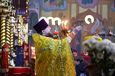 Православные верующие отмечают Пасху