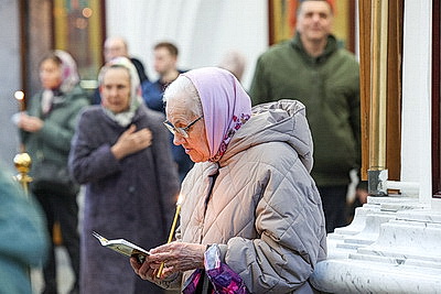 Благодатный огонь от гроба Господня доставили в Минск