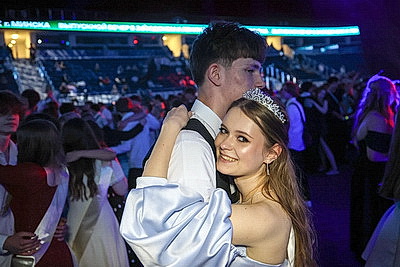 Ярко и красочно в Беларуси прошли выпускные вечера