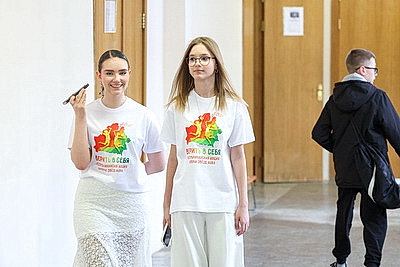 Песни и улыбки для детей и пожилых по всей стране. В Минске проходит акция \"Верить в себя\"