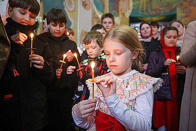 Благодатный огонь от храма Гроба Господня доставили в Гродно