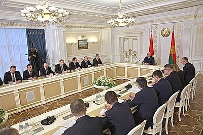 Где и как в Беларуси будут учить профессиям будущего? Вопрос стал темой совещания у Лукашенко