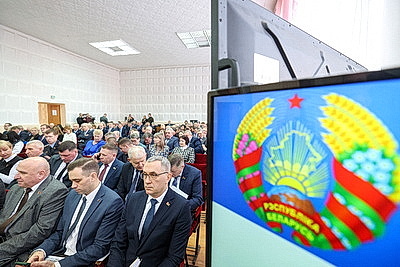 ЖКХ, здравоохранение, развитие территорий. Работу с обращениями в Витебской области рассмотрели в Ушачах