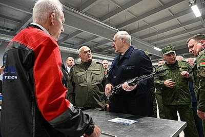 Лукашенко об отечественном стрелковом оружии: это очень важно, это основа любой армии