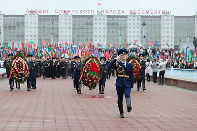Праздничный Витебск. Жители и гости города празднуют День Победы