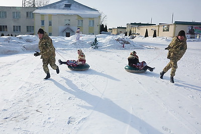 Домашние блины, конкурсы и приятные сюрпризы. В воинской части в Могилеве встретили Масленицу