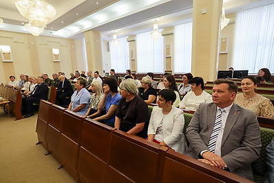 Выставка о подвиге советских летчиков в ВОВ открылась в фойе Овального зала Дома правительства