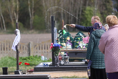 Православные верующие отметили Радуницу