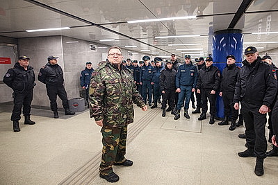 Ночные учения МЧС прошли на станции метро \"Аэродромная\" в Минске