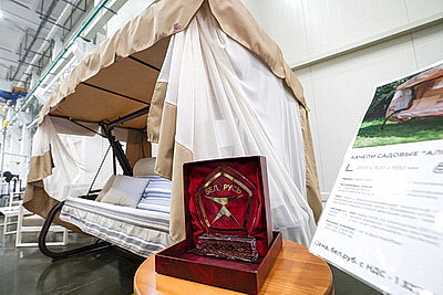 Продажи садовых качелей \"Александрия\", отмеченных Государственным знаком качества, выросли в два раза