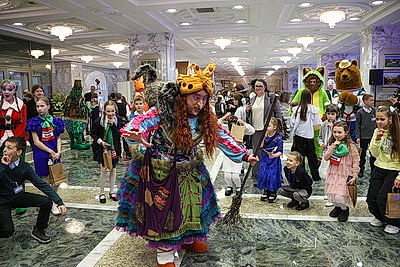 Маленькие гости Дворца Независимости окунулись в сказку