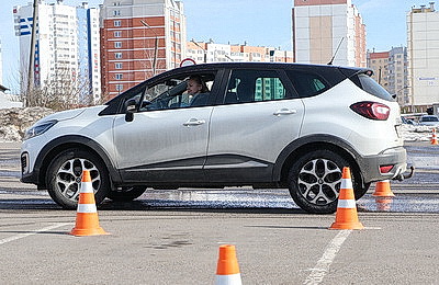 Лучшую автоледи выбрали в Витебске во время конкурса \"Девчонки рулят!\"