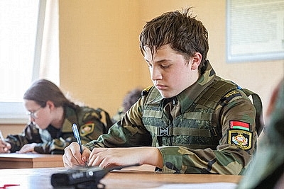 Танк над головой и первый выстрел: как проходит конкурс военно-патриотических клубов ВС