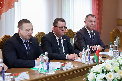 Делегация ОДКБ посетила погранзаставу и пункт пропуска \"Брузги\"
