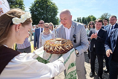 В Свислочи состоялся республиканский каравай-фест \"Бацькава булка\"