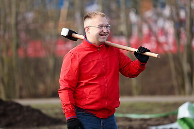 Республиканский субботник: депутаты Палаты представителей благоустроили столичный парк