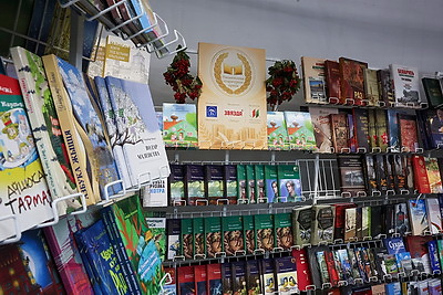 Мемориальную доску Ивану Чигринову, мурал с изображениями знаменитых земляков открыли в Костюковичах