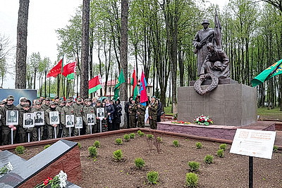 Памятник на братской могиле после реконструкции открыли в Витебском районе