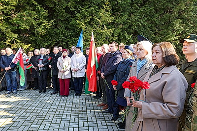 Нельзя предать забвению. В Глубокском районе почтили память погибших жителей сожженных деревень