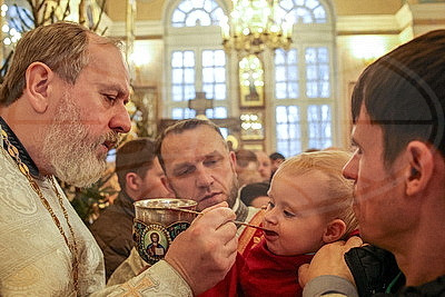 Тихая радость в шумном мире. Как минчане отмечают Рождество