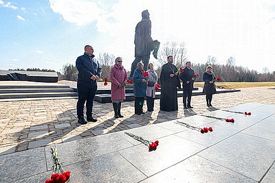 \"Судьба подарила счастье жить…\" Фотодокументальная выставка открылась в музее Хатыни