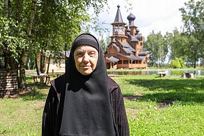 В женском подворье Свято-Елисаветинского монастыря помогают начать новую жизнь