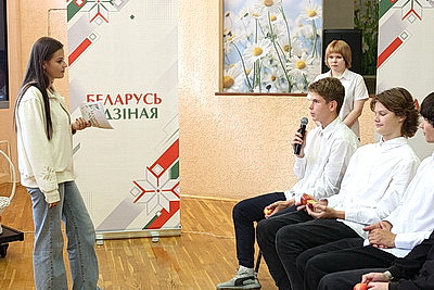 \"Беларусь адзіная\". Встреча с молодежью прошла в Жлобине и Березе