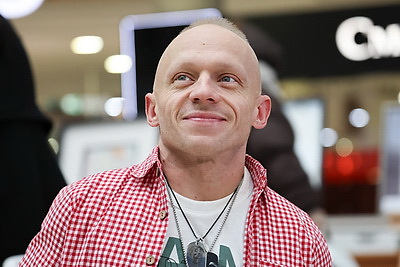 Выставку картин паралимпийцев представили в ходе проекта \"Другая глубина\" в Минске