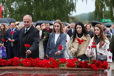 Единство - залог мира и движения вперед. Праздничное торжество в Гродно объединило все поколения жителей региона