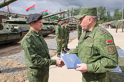 Модернизированные танки Т-72БМ2 передали на вооружение в 11-ю отдельную гвардейскую механизированную бригаду