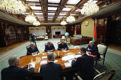 Лукашенко рассмотрел кадровые вопросы