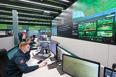 Как космические технологии помогают спасателям: МЧС и НАН обсудили новые решения