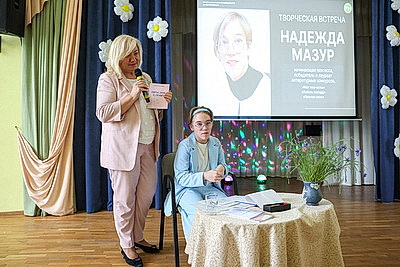 \"Пробуждать эмоции - моя суперсила\". Юная поэтесса о творчестве вопреки диагнозу