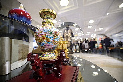 \"Проникнуться атмосферой, в которой работает Президент\". Первая в 2026 году экскурсия прошла во Дворце Независимости