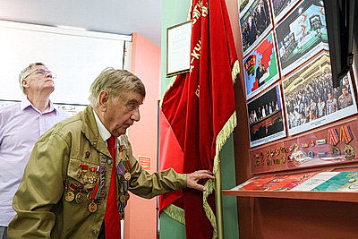 \"Через душу и сердце\". Ветераны студотрядовского движения поделились опытом с молодежью