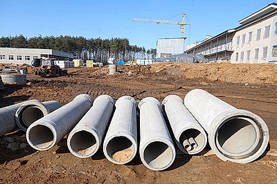 Ход работ по строительству городской клинической инфекционной больницы обсудили на выездном заседании Мингорисполкома